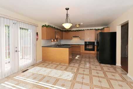 11 Carisbrooke Sq, Toronto, M1B4M2 | Image 2