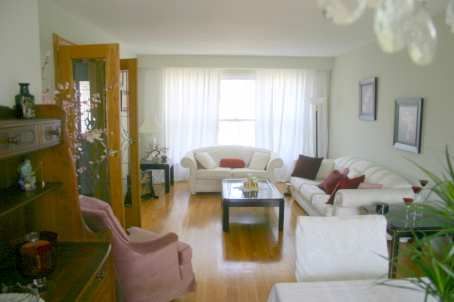 54 Rosalynne Ave, Clarington, L1C3X8 | Image 3