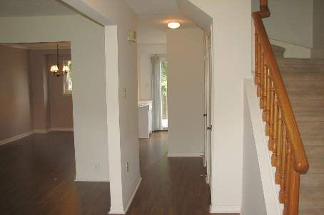 93 - 580 Eyer Dr, Pickering, L1W3B7 | Image 2