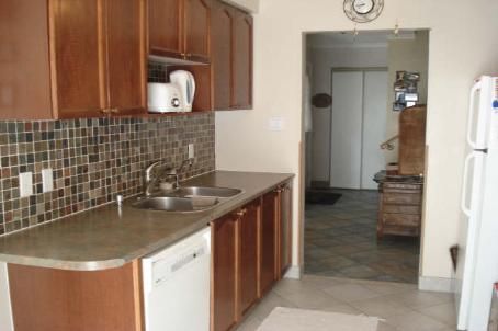 16 Fry Cres, Clarington, L1C4Y2 | Image 2