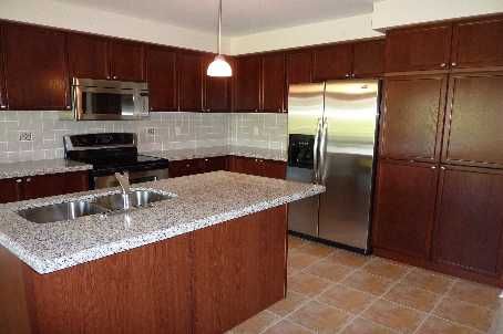 4 Oceanpearl Cres, Whitby, L1N0C2 | Image 2