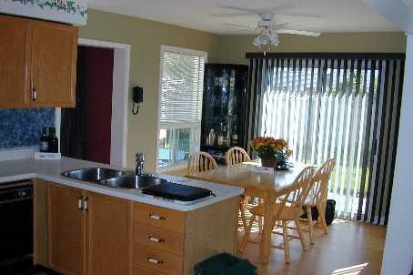 40 Doncaster Cres, Clarington, L1B1E7 | Image 2