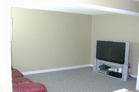 40 Doncaster Cres, Clarington, L1B1E7 | Image 3