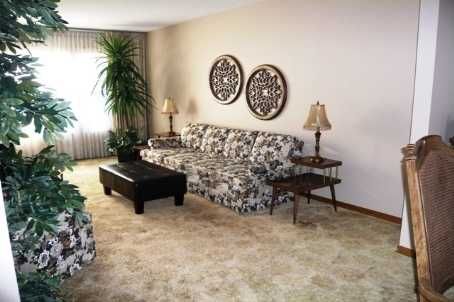 1156 Gloucester Sq, Pickering, L1V3P6 | Image 2