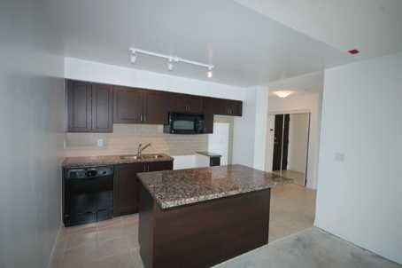 303 - 1600 Charles St, Whitby, L1N1B9 | Image 3