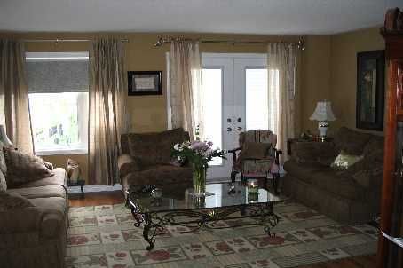 27 - 571 Longworth Ave, Clarington, L1C 0H | Image 3