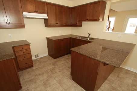 7 - 460 Woodmount Dr, Oshawa, L1K0K4 | Image 2