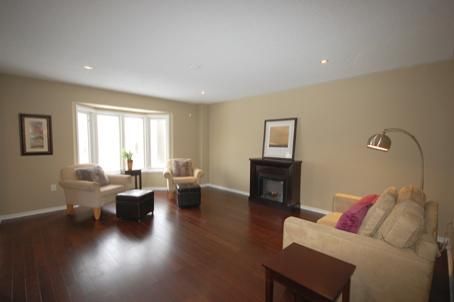 1868 Secretariat Pl, Oshawa, L1L1C8 | Image 2