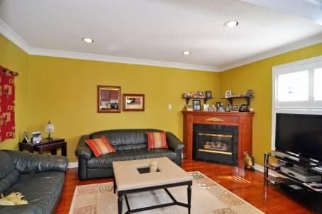 1101 Gossamer Dr, Pickering, L1X2T7 | Image 3