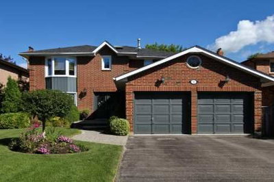 Detached House sold at 12 Camor Court, Toronto, Ontario, M1C4V5 - Highland Creek - MLS: E1937157