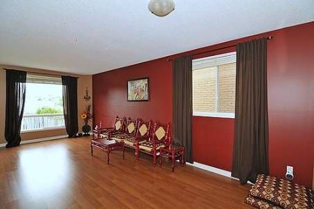 43 Short Cres, Clarington, L1E2Z5 | Image 3