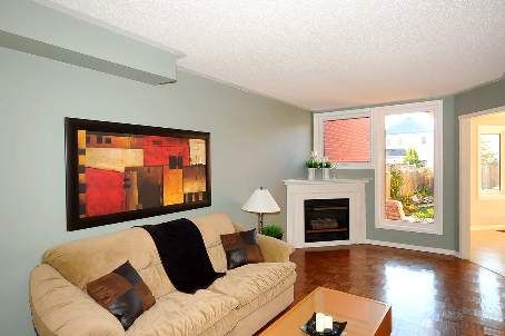 86 Zachary Pl, Whitby, L1M1E2 | Image 3