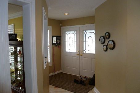 1101 Gossamer Dr, Pickering, L1X2T7 | Image 2