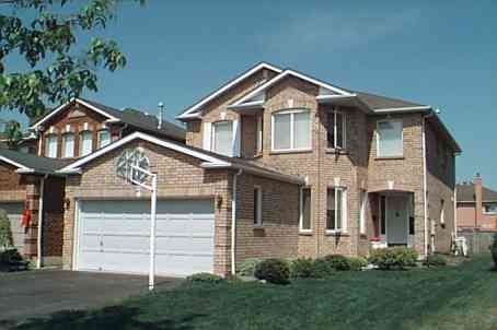 21 Fencerow Dr, Whitby - Rolling Acres image-0-0