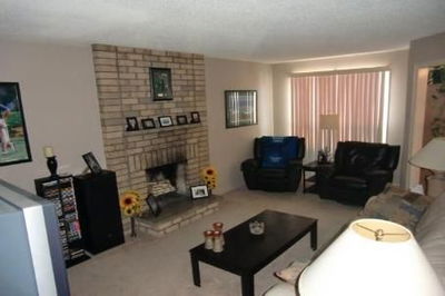 21 Fencerow Dr, Whitby - Rolling Acres image-0-1