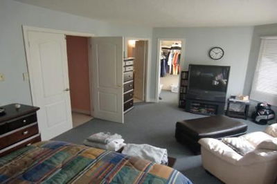 21 Fencerow Dr, Whitby - Rolling Acres image-0-4
