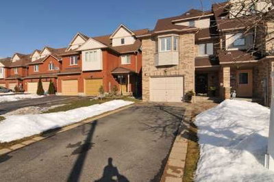 Townhouse sold at 353 Sparrow Circle, Pickering, Ontario, L1V7E6 - Highbush - MLS: E2046204