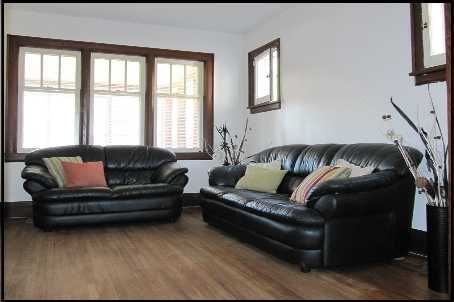 317 Gliddon Ave, Oshawa, L1H1Z2 | Image 3