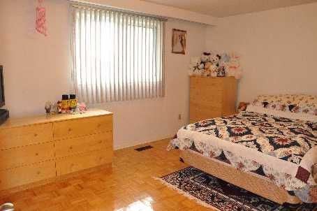 35 Lambeth Sq, Toronto, M1W3B3 | Image 3