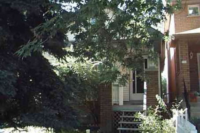 Detached House sold at 15 Battenberg Avenue, Toronto, Ontario, M4L1J7 - Woodbine Corridor - MLS: E217096