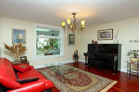 199 Lee Ave, Toronto, M4E2P4 | Image 3