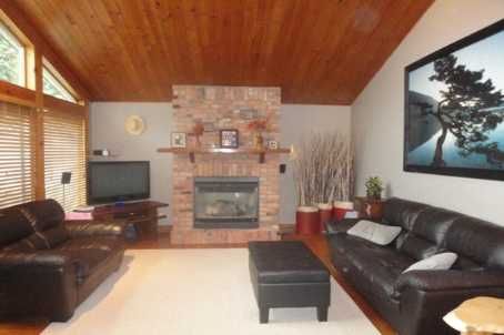 55 Honey's Beach Rd, Scugog, L9L1B2 | Image 2