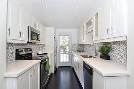 9 Winnifred Ave, Toronto, M4M2X2 | Image 3