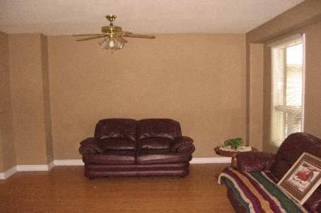 140 Orchard Heights Dr, Clarington, L1B1J7 | Image 2