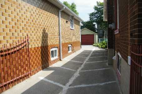 1105 Greenwood Ave, Toronto, M4J4E5 | Image 2