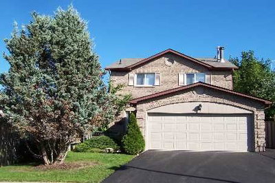 Detached House sold at 700 Stonepath Circle, Pickering, Ontario, L1V3T1 - Amberlea - MLS: E2444742