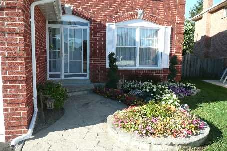 1109 Petunia Pl, Pickering, L1V4N5 | Image 2