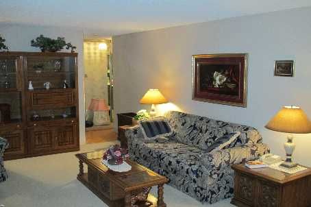 203 - 40 Chichester Pl, Toronto, M1T3R6 | Image 2