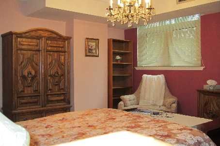 203 - 40 Chichester Pl, Toronto, M1T3R6 | Image 3