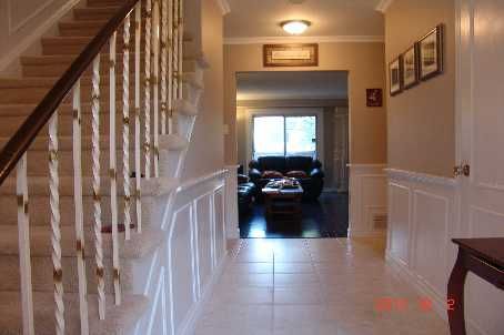 176 Carolbreen Sq, Toronto, M1V1H5 | Image 2