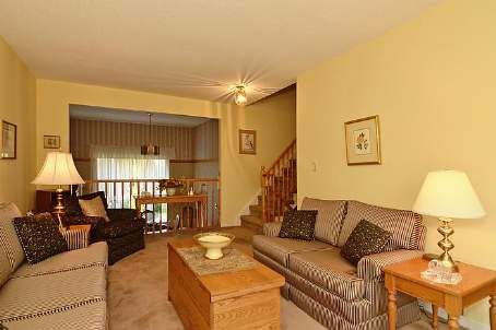 22 Renfield Cres, Whitby, L1P1B4 | Image 3