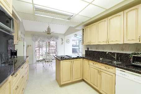 35 Davies Cres, Whitby, L1N8X4 | Image 2