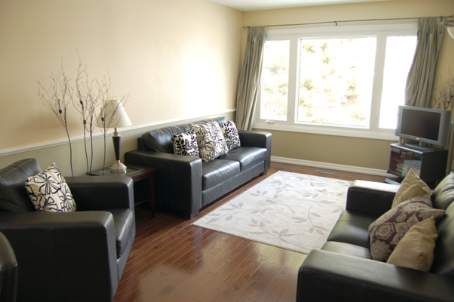 276 Limerick St, Oshawa, L1J6K9 | Image 2