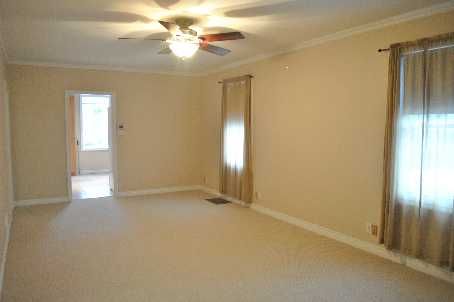 811 Cosburn Ave, Toronto, M4C2V9 | Image 3