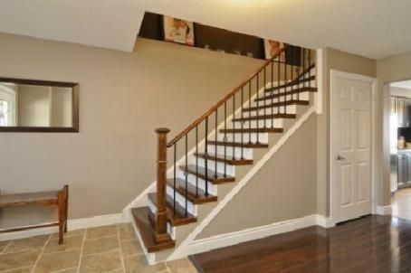 112 Champine Sq, Clarington, L1C4W1 | Image 2