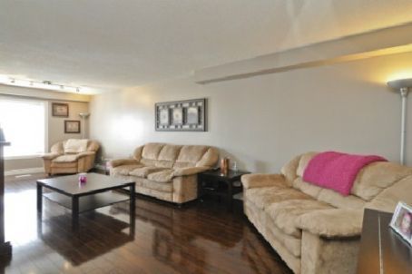 112 Champine Sq, Clarington, L1C4W1 | Image 3