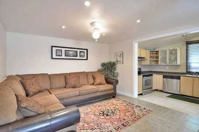20 Butterworth Ave, Toronto - Oakridge image-0-2