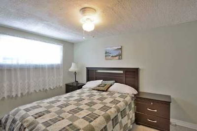 20 Butterworth Ave, Toronto - Oakridge image-0-4