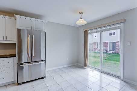 1809 Parkhurst Cres, Pickering, L1X0A8 | Image 3