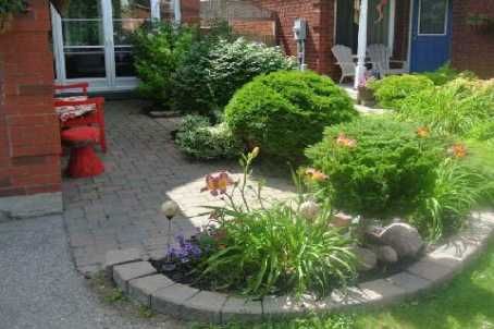 16 Fry Cres, Clarington, L1C4Y2 | Image 2