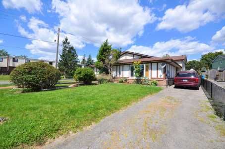 402 Chandos Crt, Oshawa, L1J6R1 | Image 2