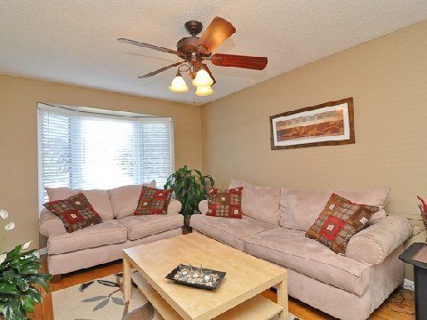 27 Ingleborough Dr, Whitby, L1N8J9 | Image 2