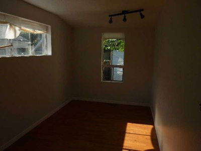 284 Albert St, Oshawa - Central image-0-2