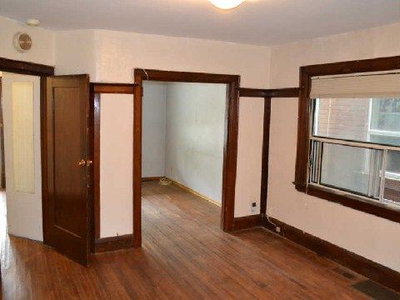 Semi-Detached House sold at 54 Thyra Avenue, Toronto, Ontario, M4C5G5 - Crescent Town - MLS: E2743902