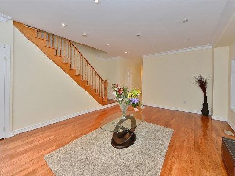 26 Aylesworth Ave, Toronto, M1N2J5 | Image 3