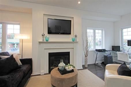 238 Dairy Dr, Toronto, M1L0G3 | Image 2